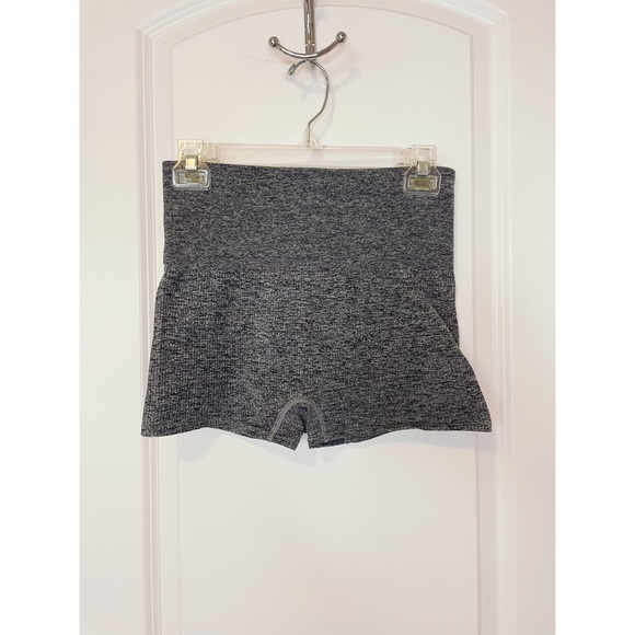 Colsie - Body Hugging‎ Mini Shorts - Picture 1 of 4